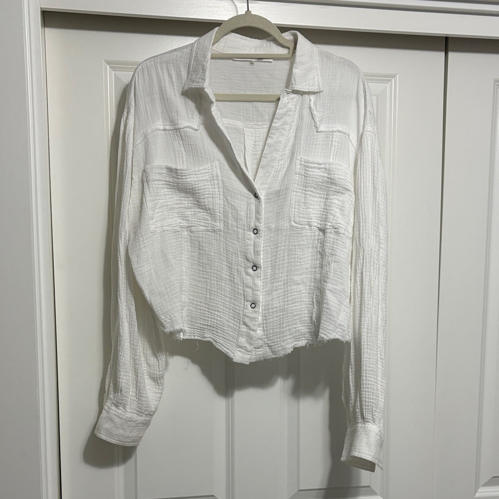 Altar'd State White Crinkle Button-Down corp Shirt